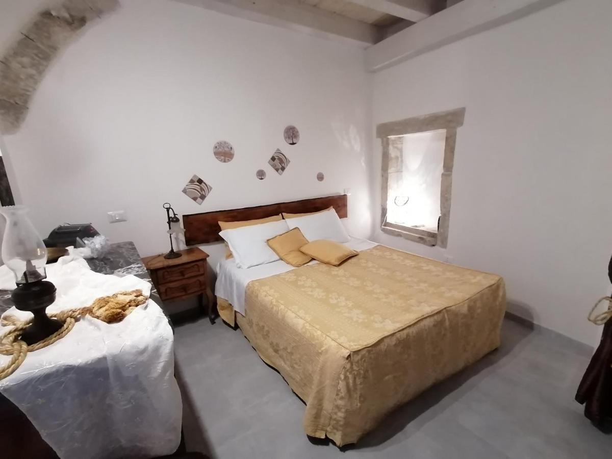 Il Cortiletto Di Via Minniti Syracuse Exterior photo